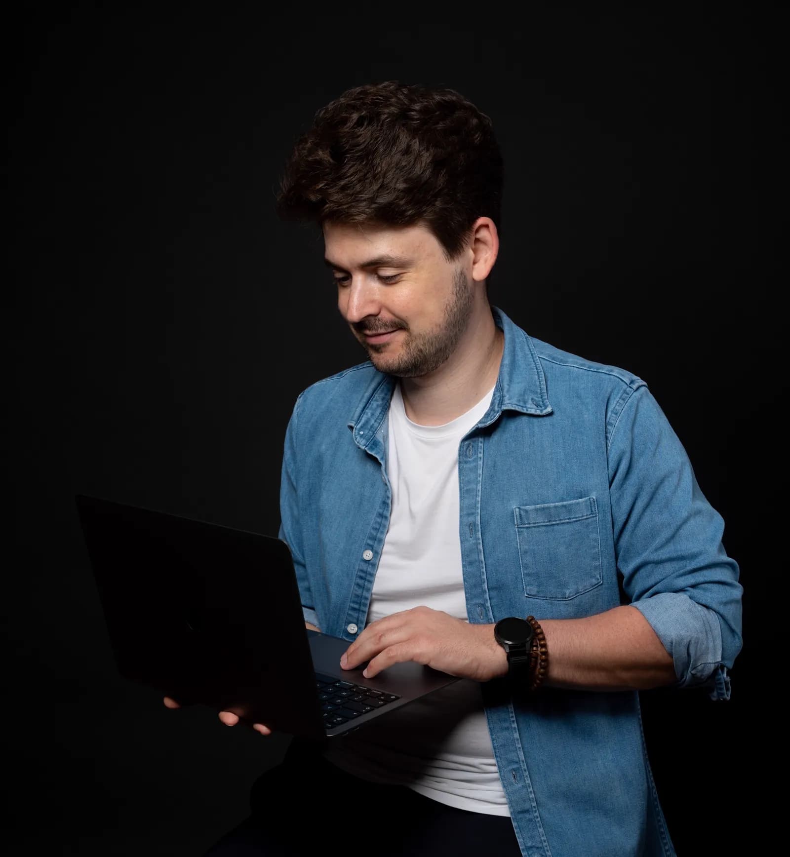 Adrien with his computer